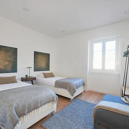 Deluxe Apt At Amazing Prime Location, By Timecooler-3